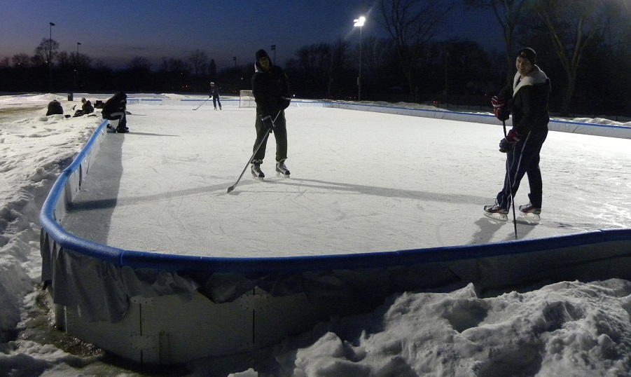 Corner Round for outdoor hockey rink